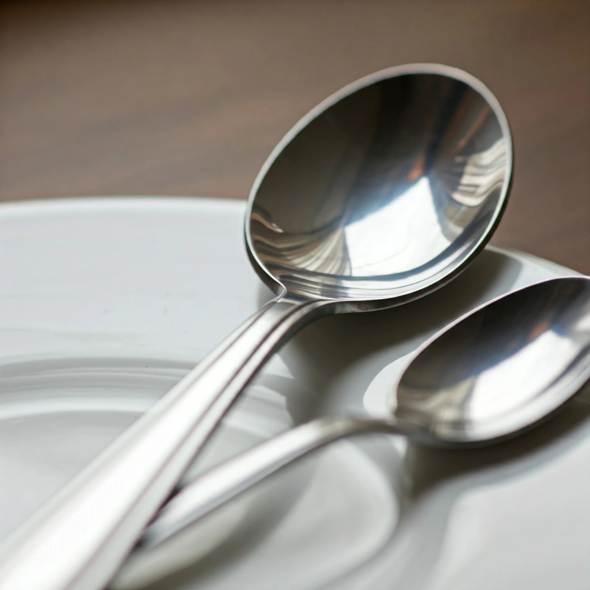 a teaspoon and a table spoon